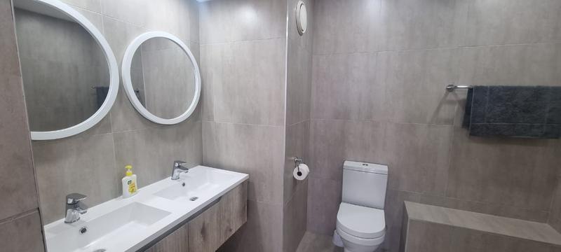 To Let 2 Bedroom Property for Rent in Dolphin Beach Western Cape